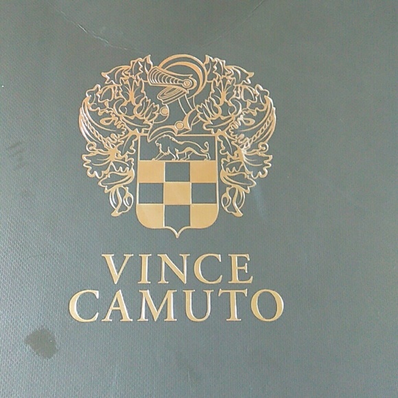 VINCE CAMUTO WEDGES. - Picture 2 of 6